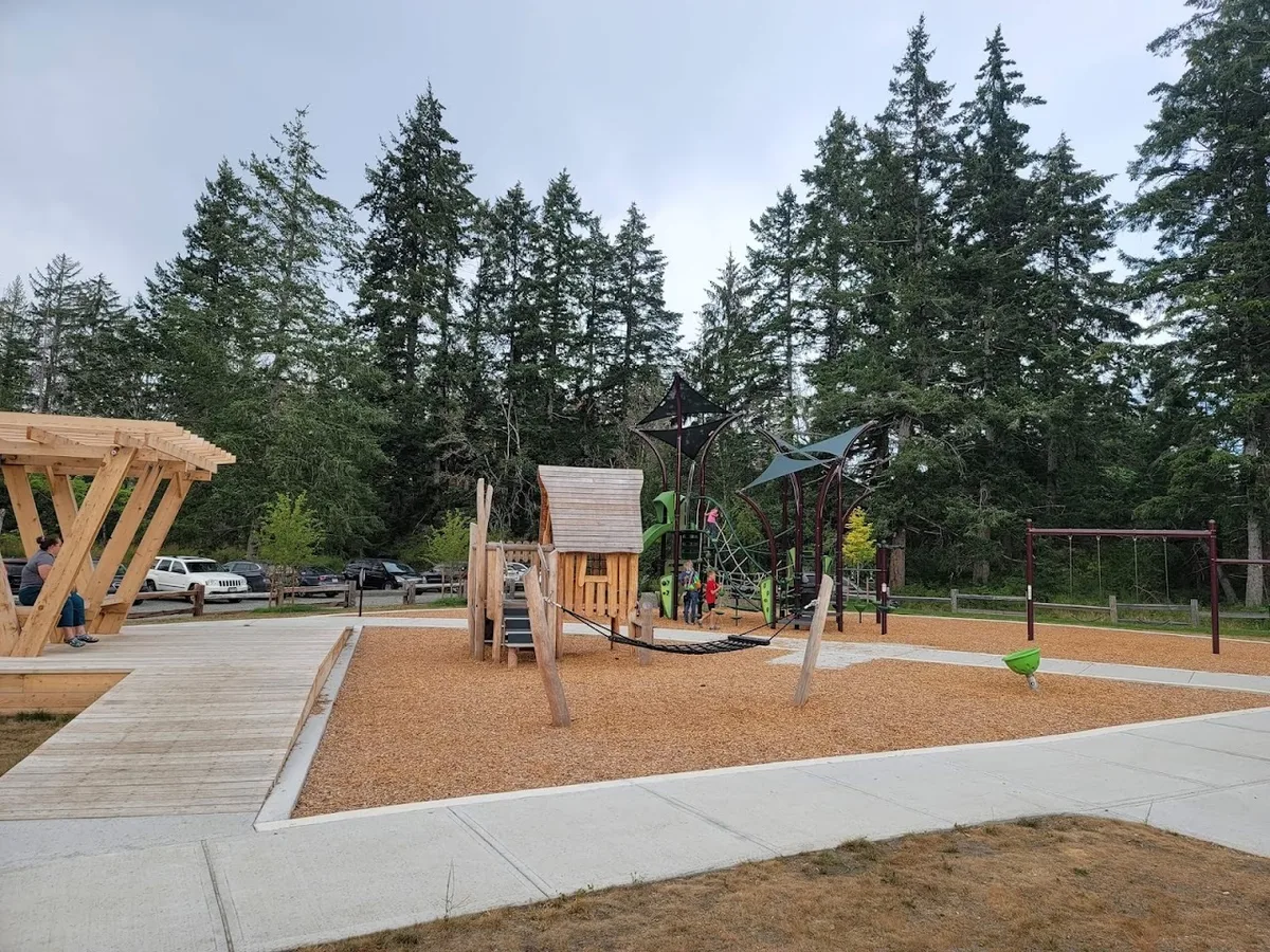 Dunsmuir Community Park, Qualicum Beach — photo via Google Maps