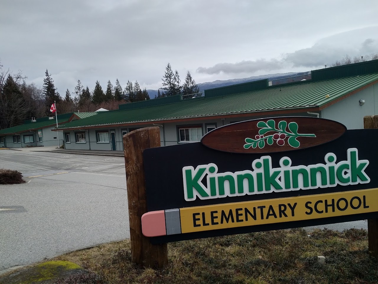 Kinnikinnick Elementary School, Sechelt — photo via Google Maps