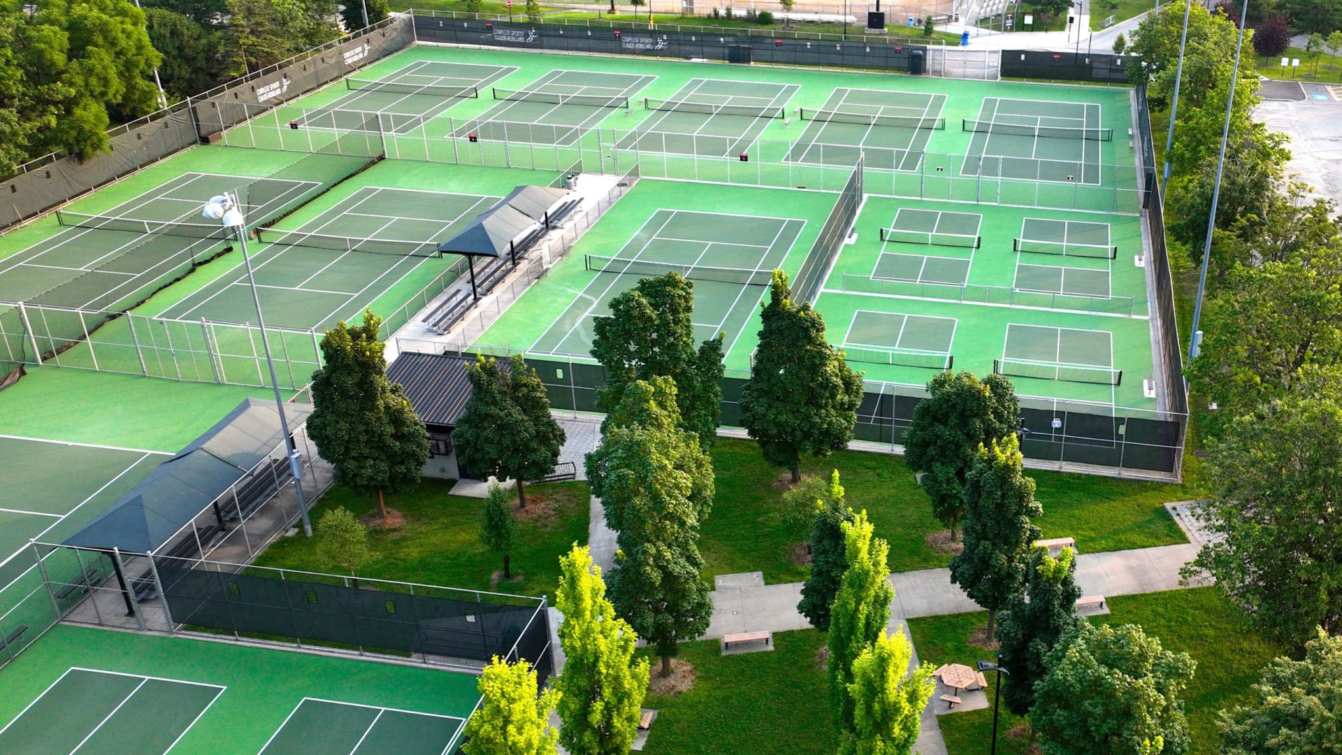 Complexe sportif Claude-Robillard outdoor tennis courts — City of Montreal facility photo