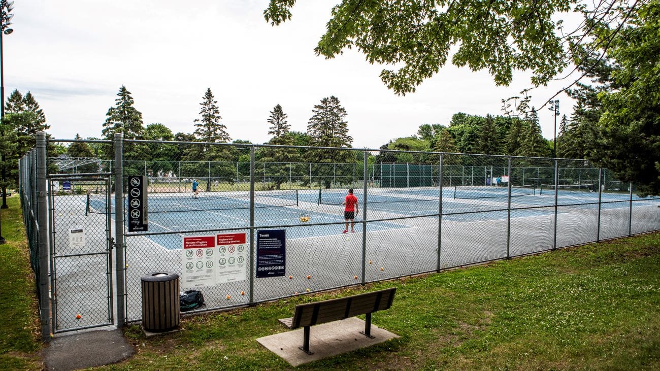 Parc Carignan outdoor tennis courts — City of Montreal facility photo