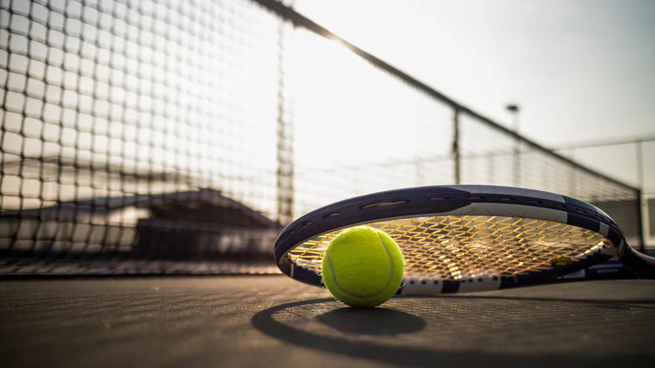 Parc Henri-Julien outdoor tennis courts — City of Montreal facility photo