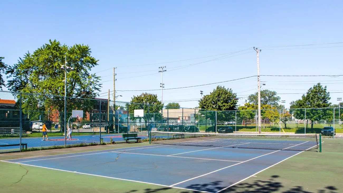 Parc Kirkland outdoor tennis courts — City of Montreal facility photo