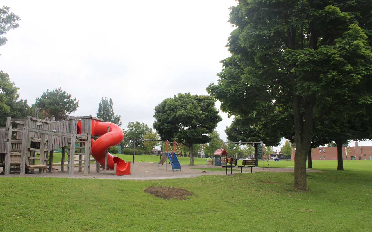 Outdoor pickleball courts at Shawnee Park — City of Toronto park facility